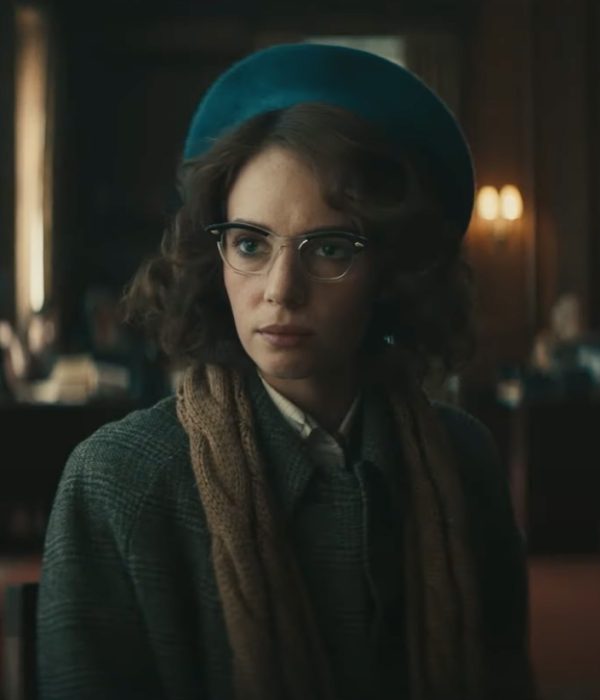 Maya Hawke as Flannery O'Connor in WILDCAT